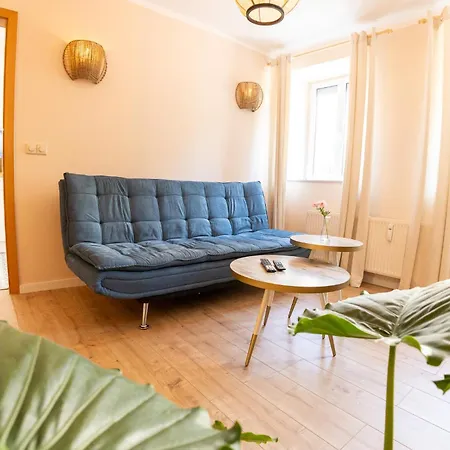 Zur Burg 施托尔彭