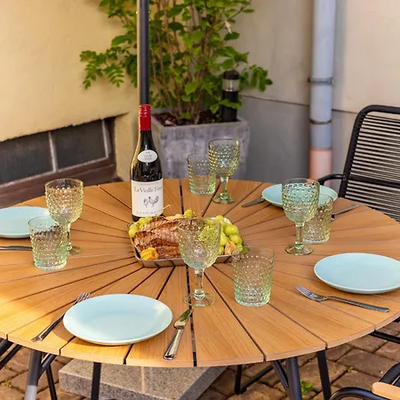 Zur Burg 施托尔彭