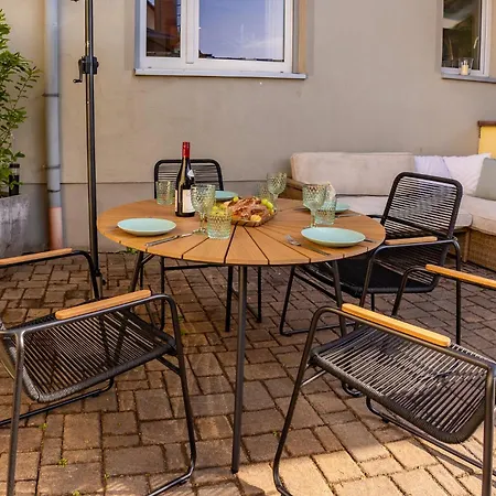 Zur Burg Apartment